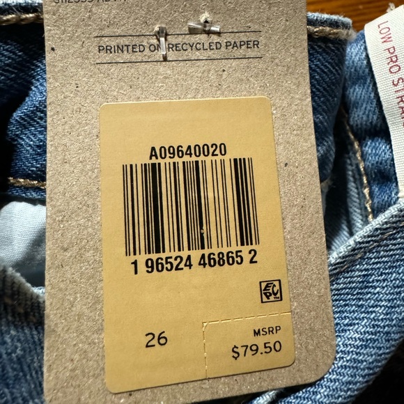 LEVIS Low Pro Mid Rise Women’s Jeans, Straight Leg, Color: Light Wash, 26 - Picture 5 of 9